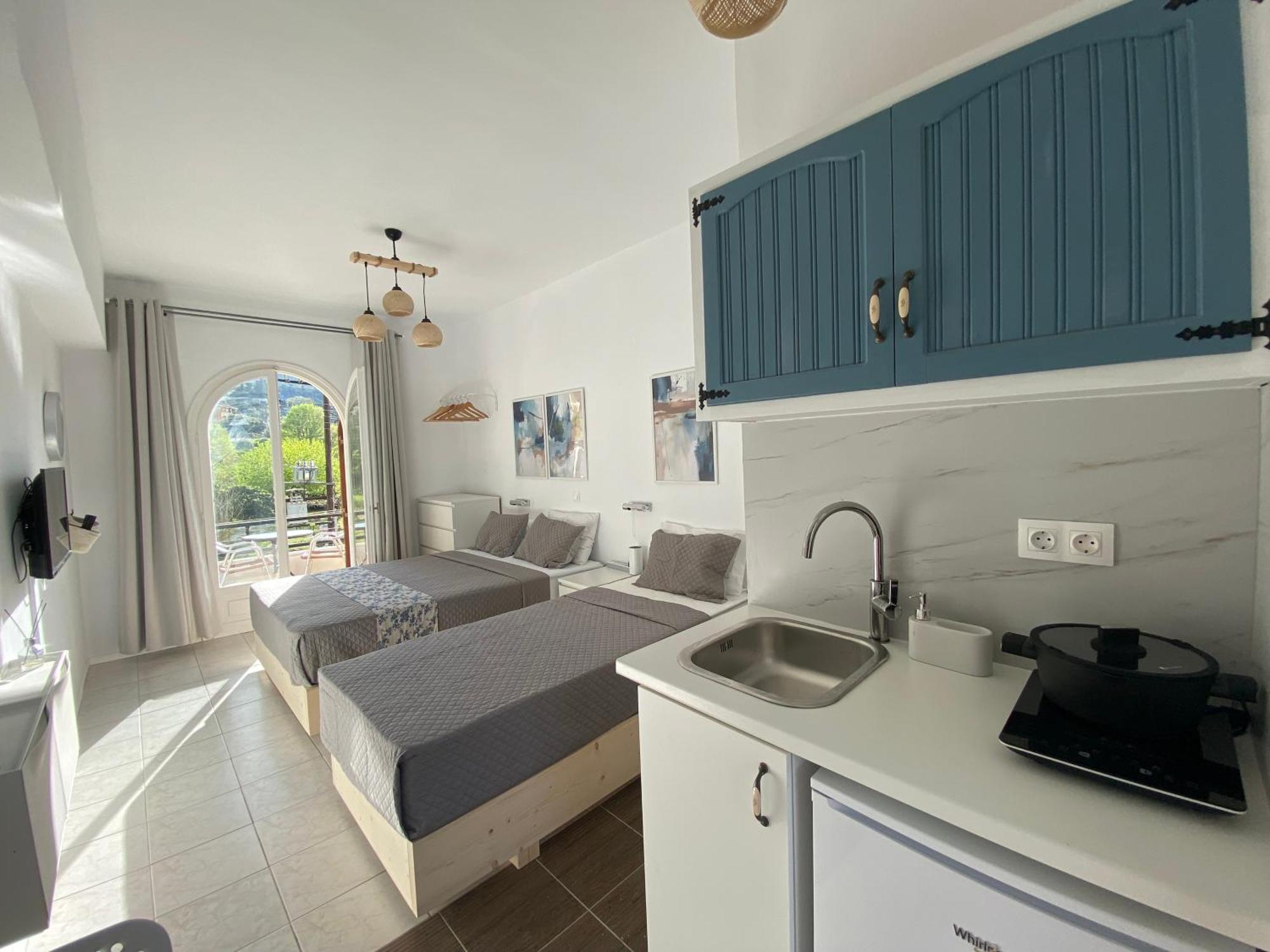 Navy Apartment With Mountain View &Private Parking Vátos Eksteriør billede